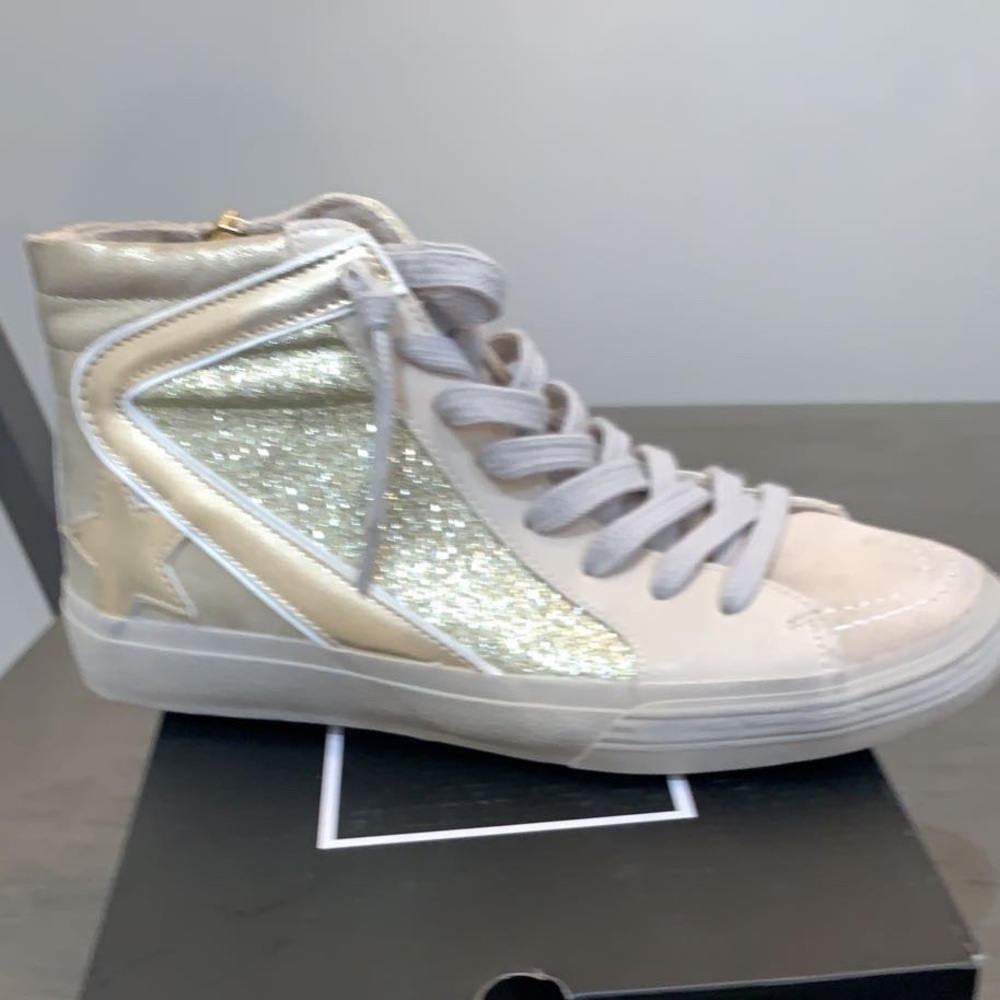 BRAND NEW!! Size 9 star shoes